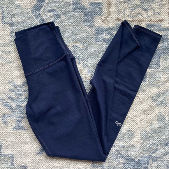 Alo Yoga High Waist Airbrush Legging, navy size S - Picture 1 of 5
